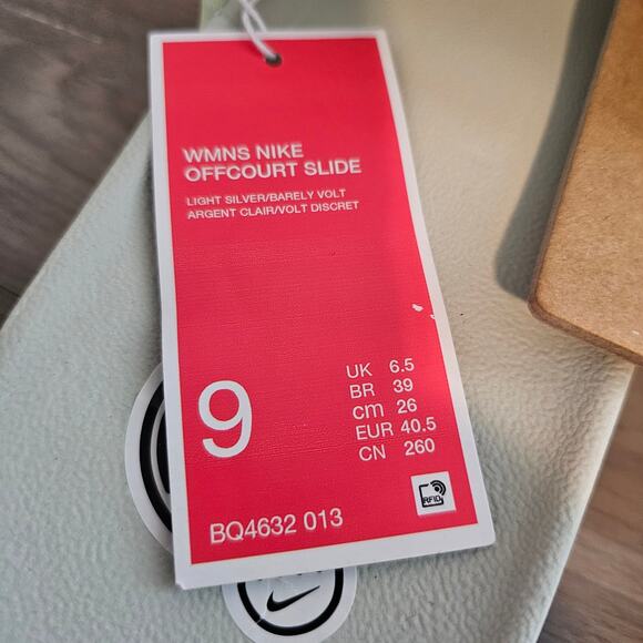 Nike Offcourt Slides Womens Size 9 Slip On Light Silver Barley Volt Basketball - Picture 7 of 7